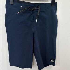 Boy’s NWT Quicksilver blue board shorts vacation summer beach size 10